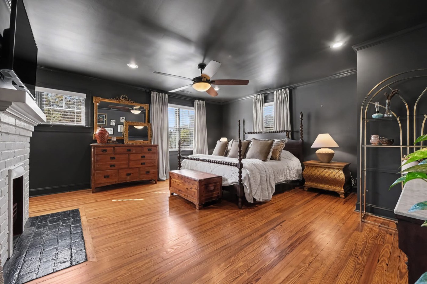 Primary suite with high ceilings